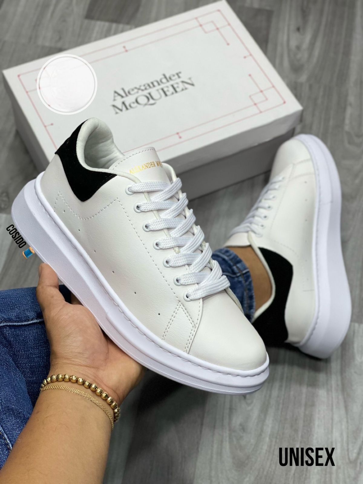 Zapatillas de Lujo Alexander McQueen Unisex™ - Sofisticación para Cualquier Momento
